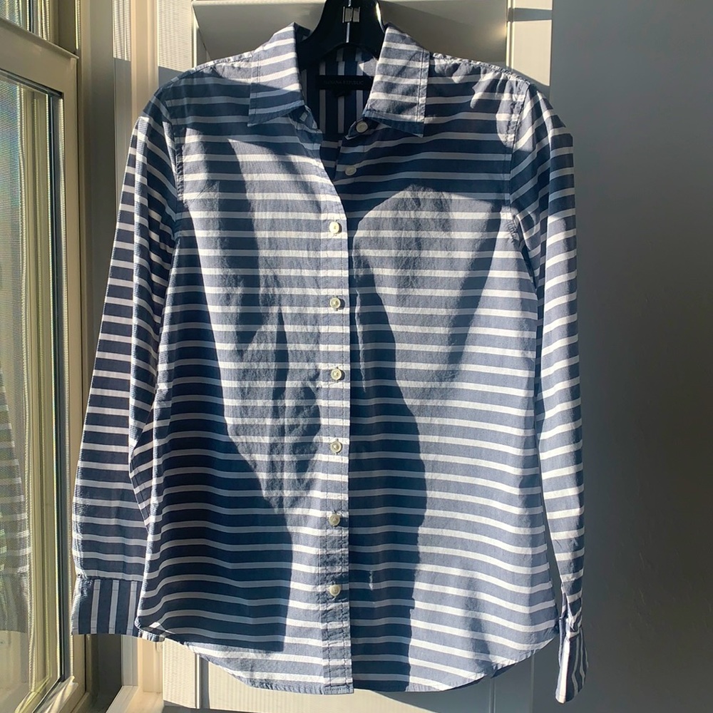 Banana Republic Grey + White Button Down